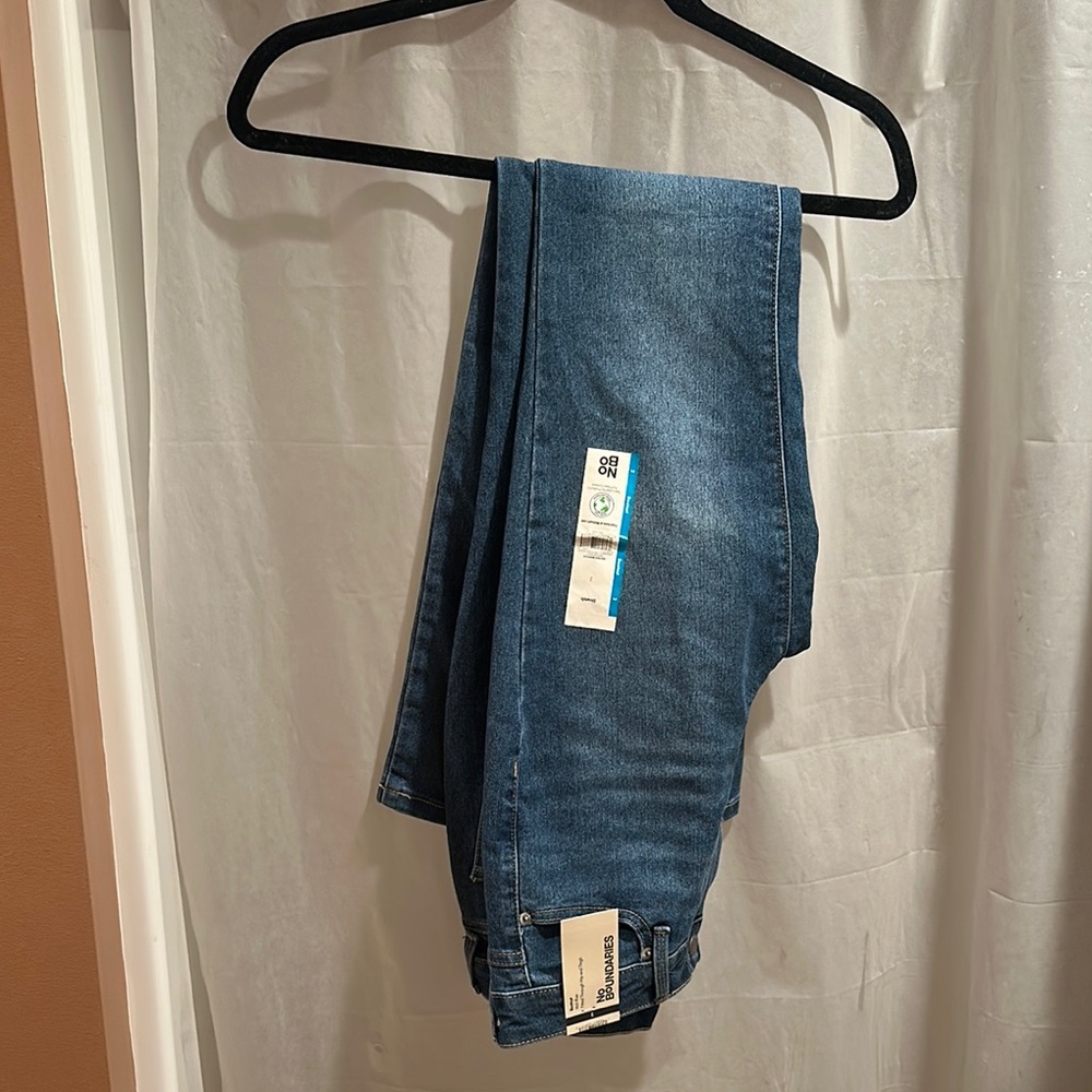 No Boundaries Midrise Bootcut Blue Jeans